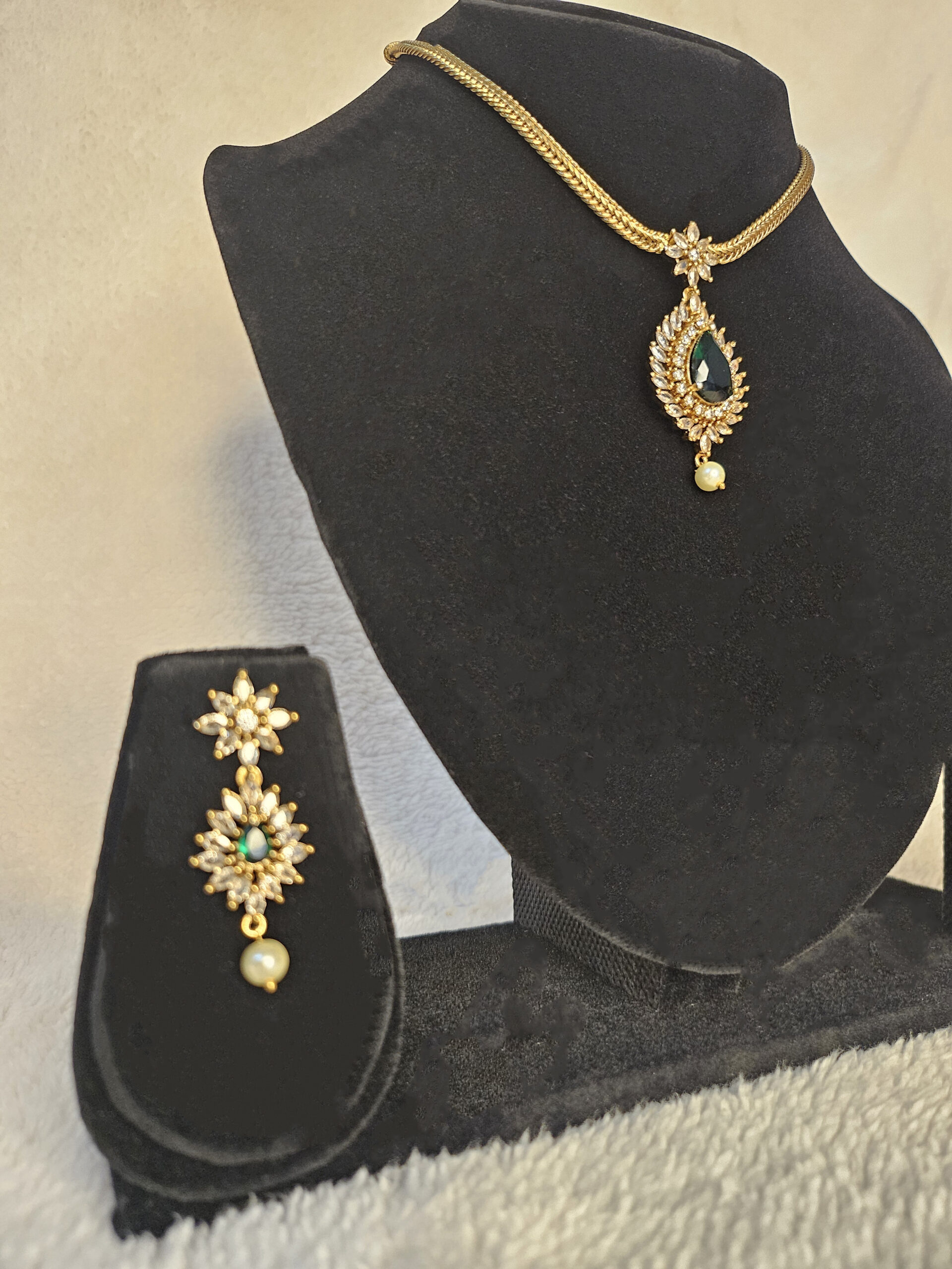Emerald Teardrop Gold-Plated Pendant Set - Image 2