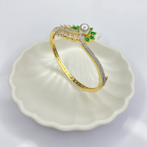 Pearl & Emerald Wing Openable Bracelet